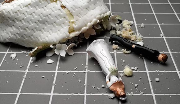 10 σημάδια ότι κακοποιείσαι σε μια σχέση