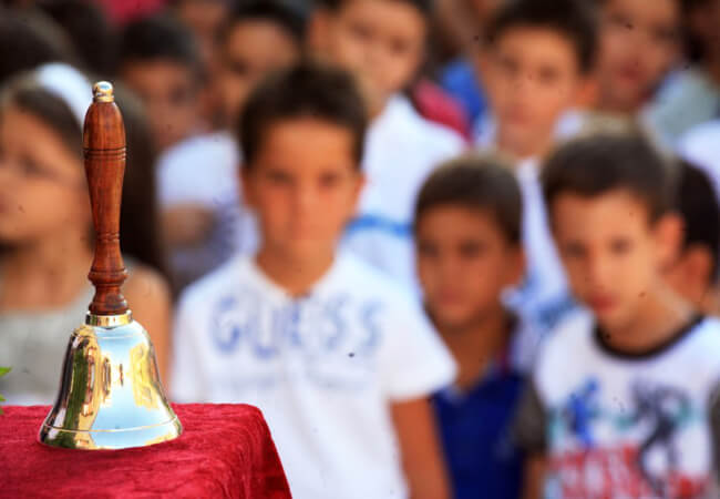 Κουδούνι στις 9 από τη νέα σχολική χρονιά – Όφελος για τα παιδιά