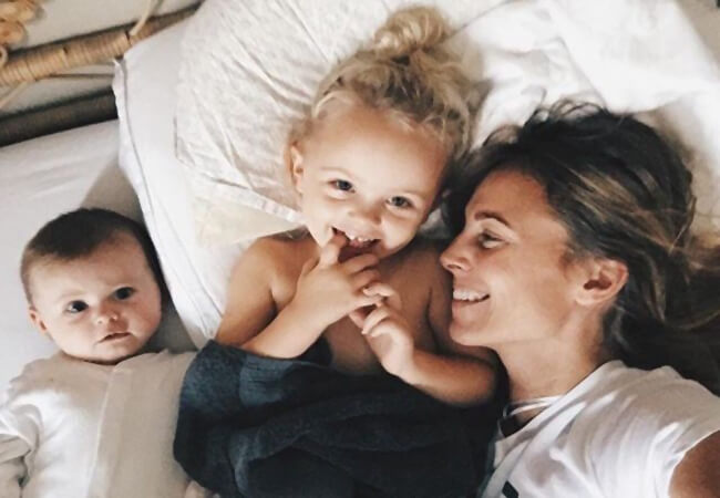 Μαμά. Δε θα θυμάμαι αν είχαμε μεγάλο και καθαρό σπίτι. Θα θυμάμαι μόνο εσένα.