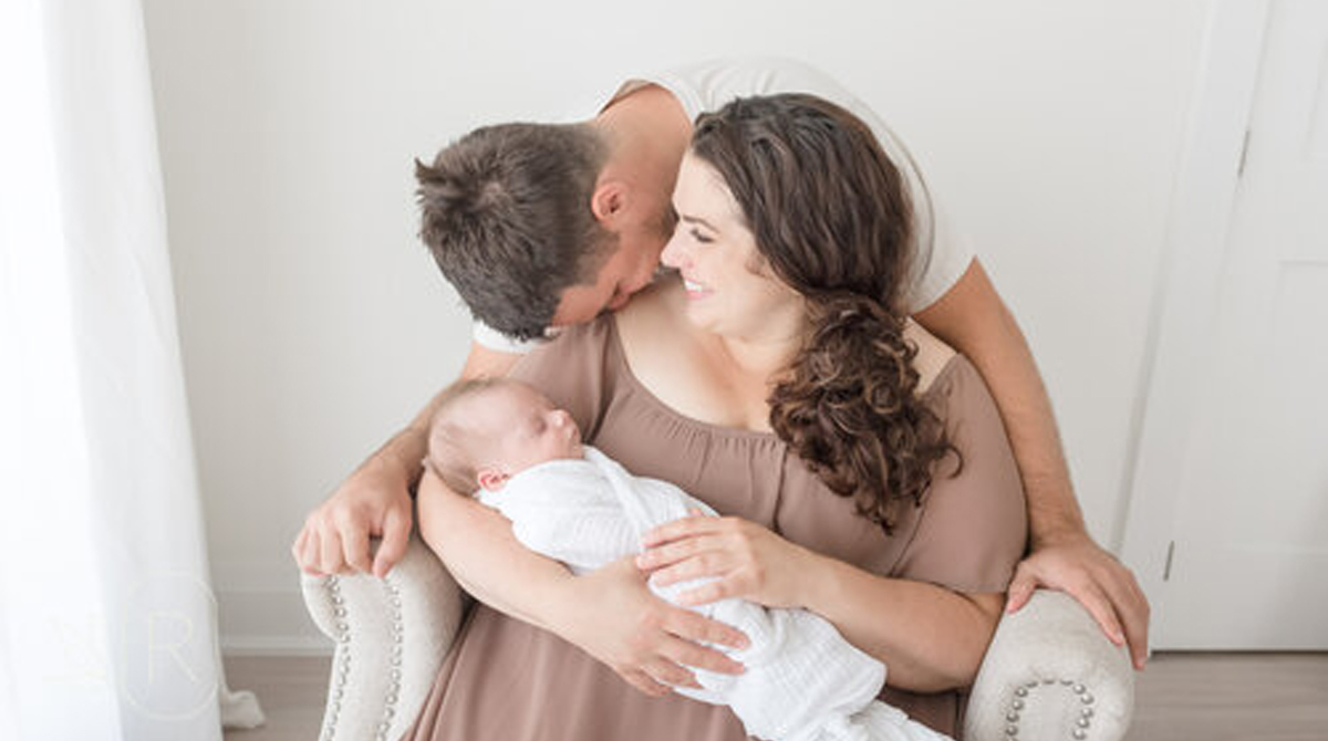 Θα σε κρατάω πάντα σφιχτά στην αγκαλιά μου. Αλλά τη μαμά σου πιο σφιχτά.